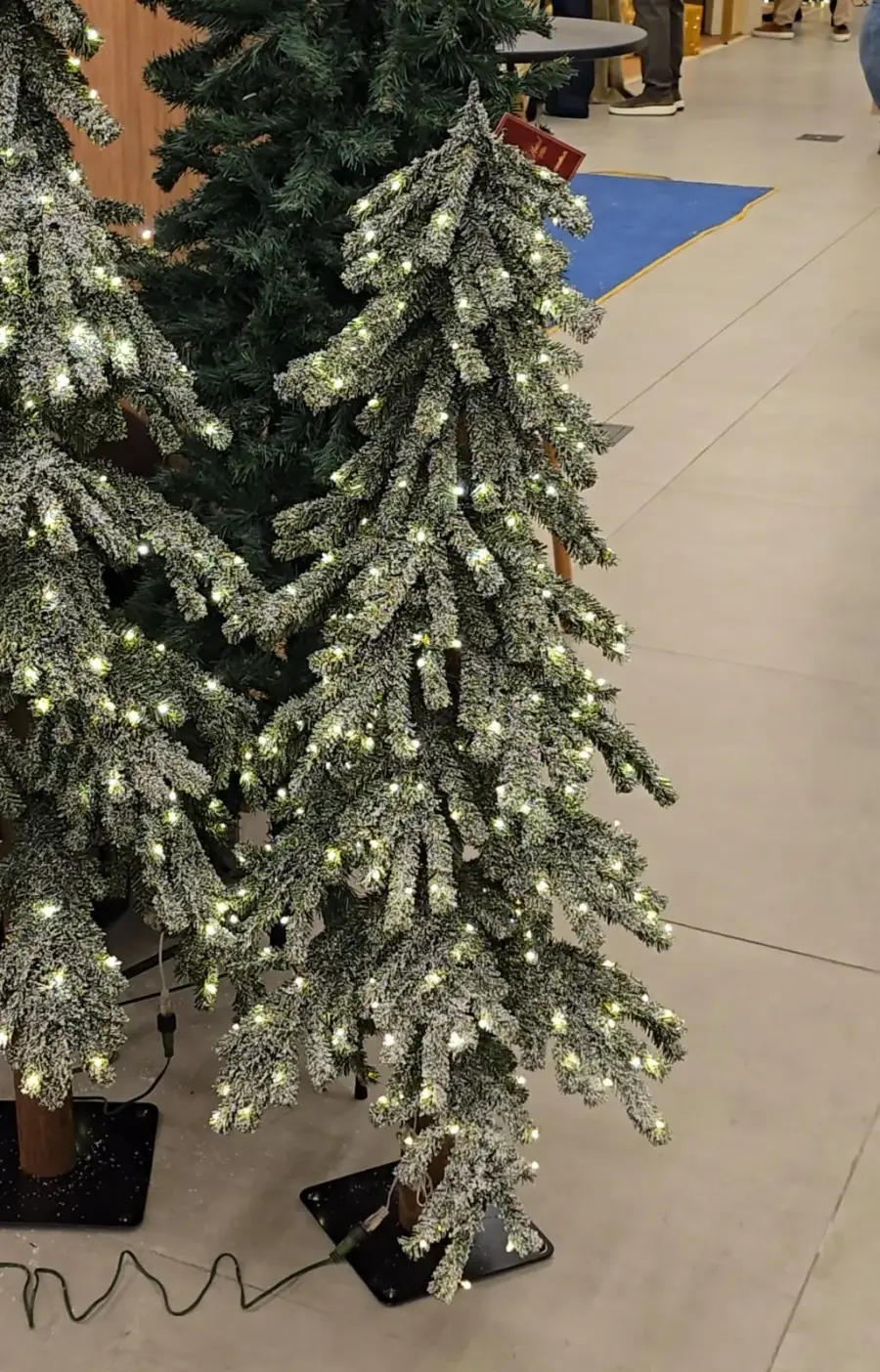 Árvore Pinheiro Nevado 339 Galhos 300 LEDs 1,20 m