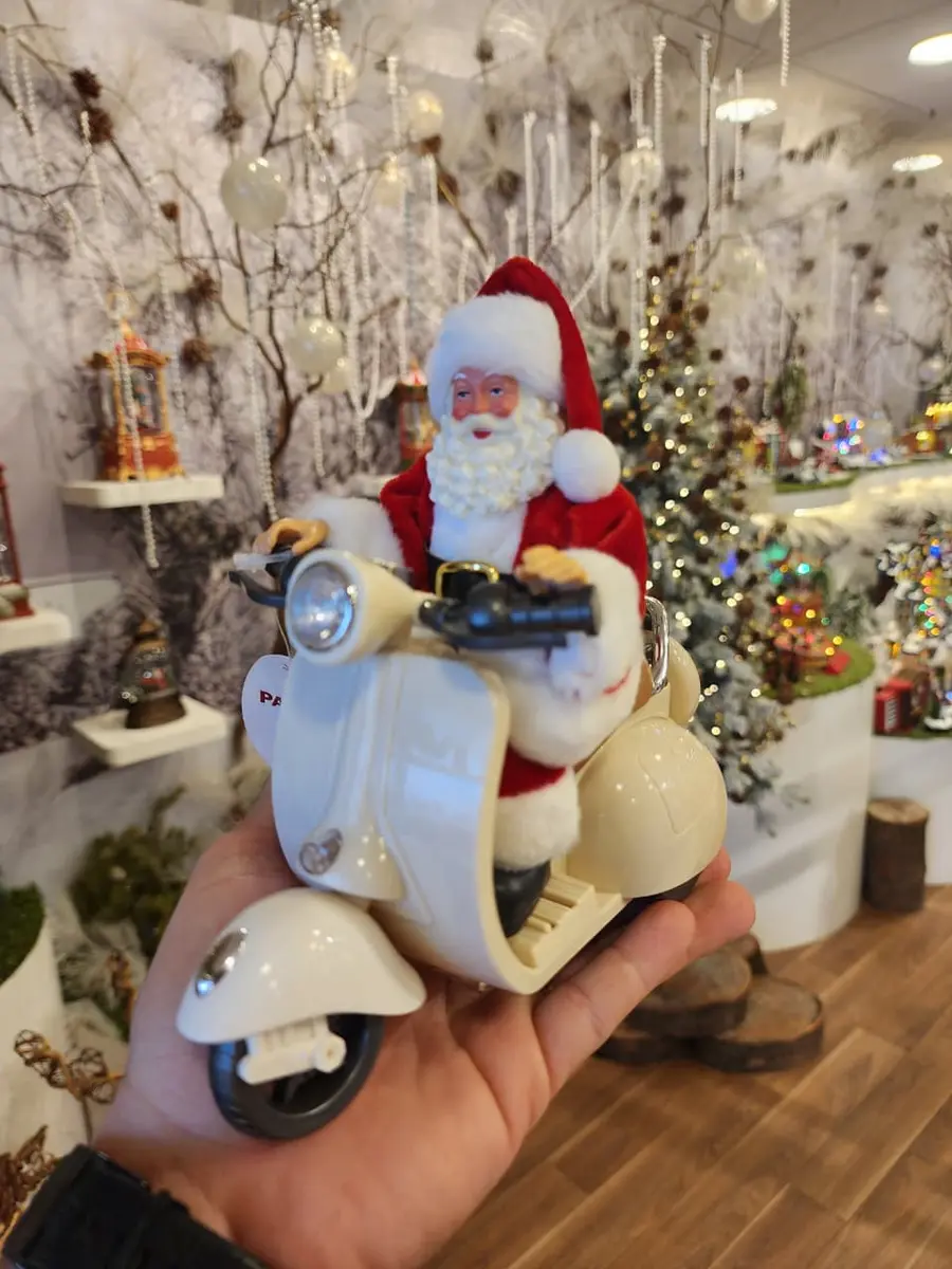 Papai Noel Colecionável na Lambreta 20 cm