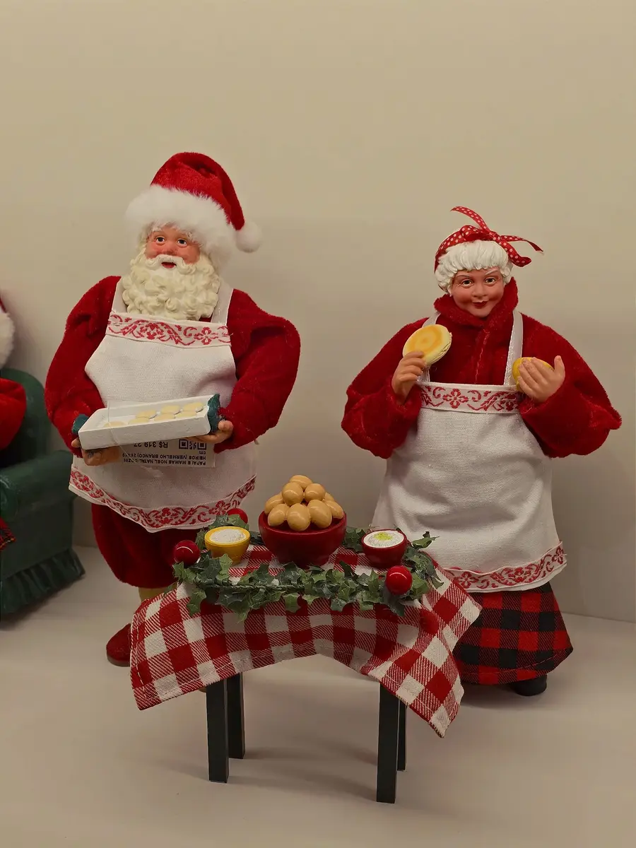 Papai Noel e Mamãe Noel Colecionável Cozinheiros 28 cm