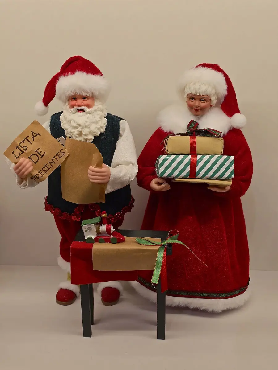 Papai Noel e Mamãe Noel Colecionável Hora dos Presentes 29 cm